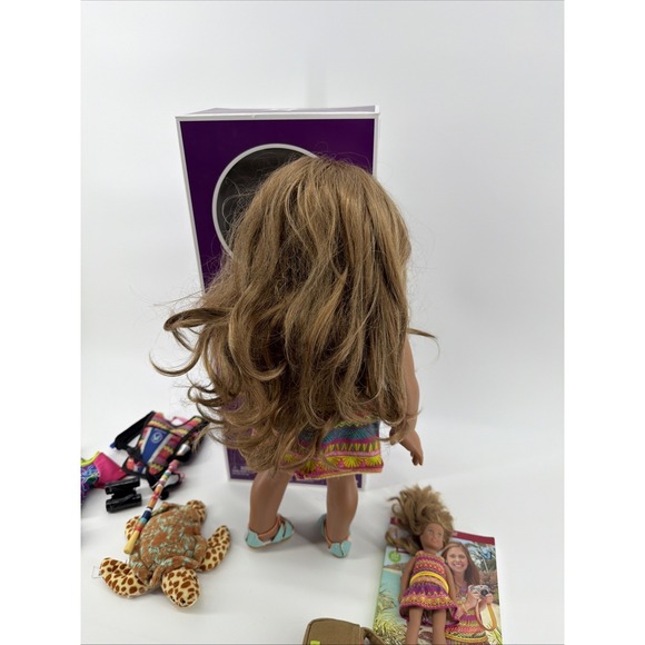 American Girl LEA CLARK 18" Doll w/ Box & Outfits 2016 Girl Of The Year READ - Picture 6 of 7